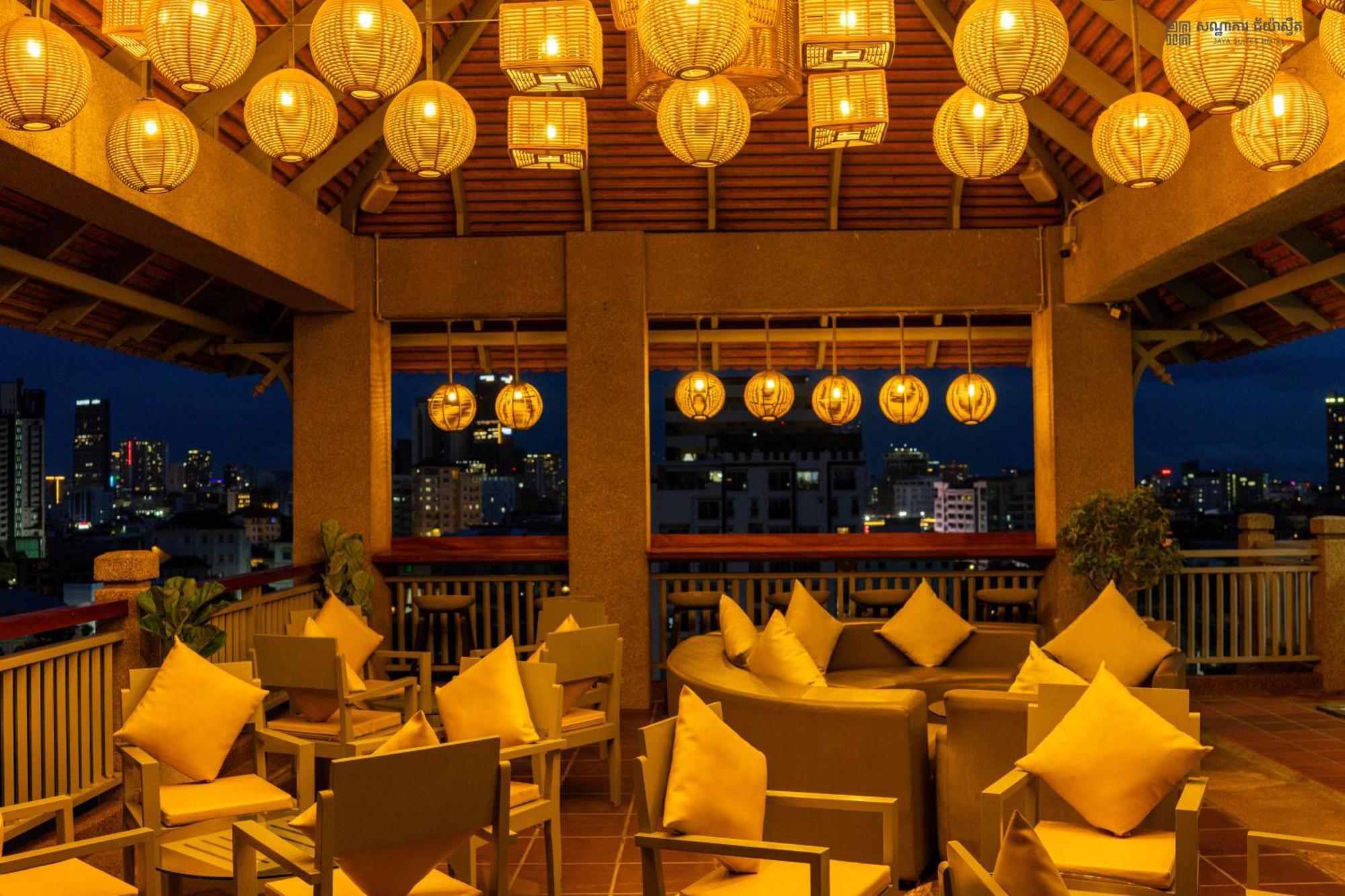 Jaya Suites Hotel Phnom-Penh Buitenkant foto