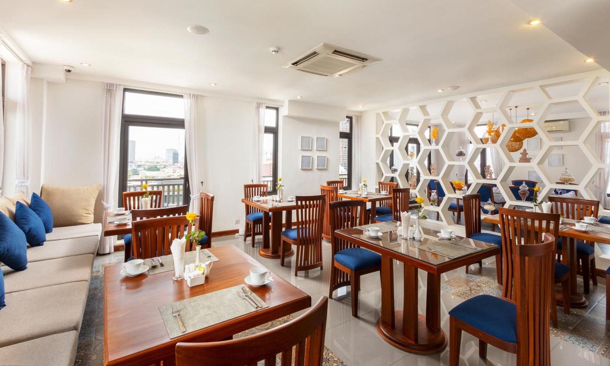 Jaya Suites Hotel Phnom-Penh Buitenkant foto