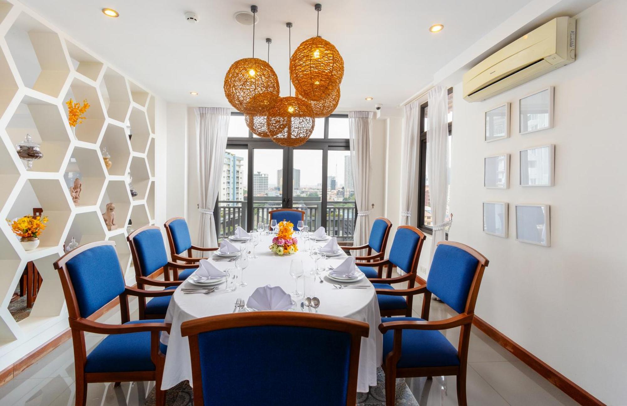 Jaya Suites Hotel Phnom-Penh Buitenkant foto