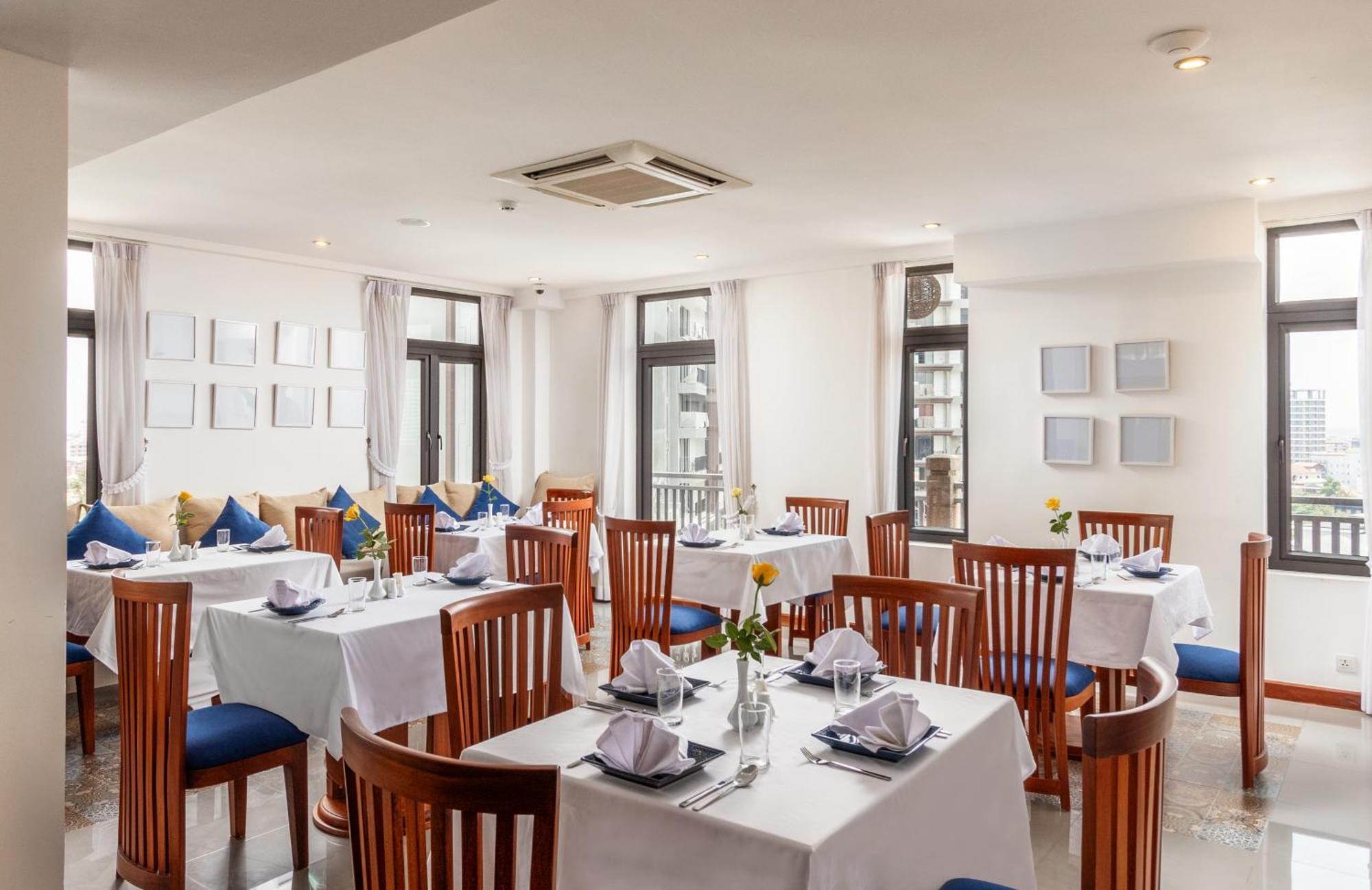 Jaya Suites Hotel Phnom-Penh Buitenkant foto