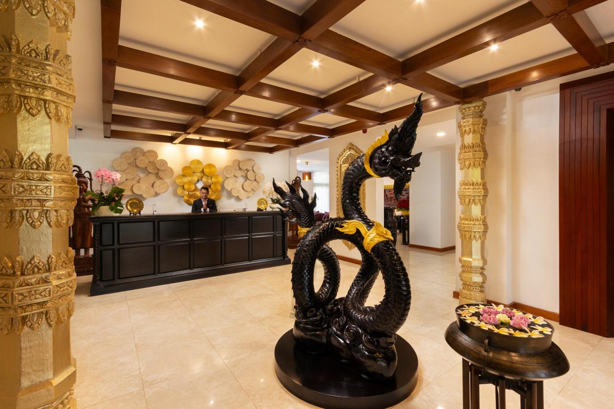 Jaya Suites Hotel Phnom-Penh Buitenkant foto