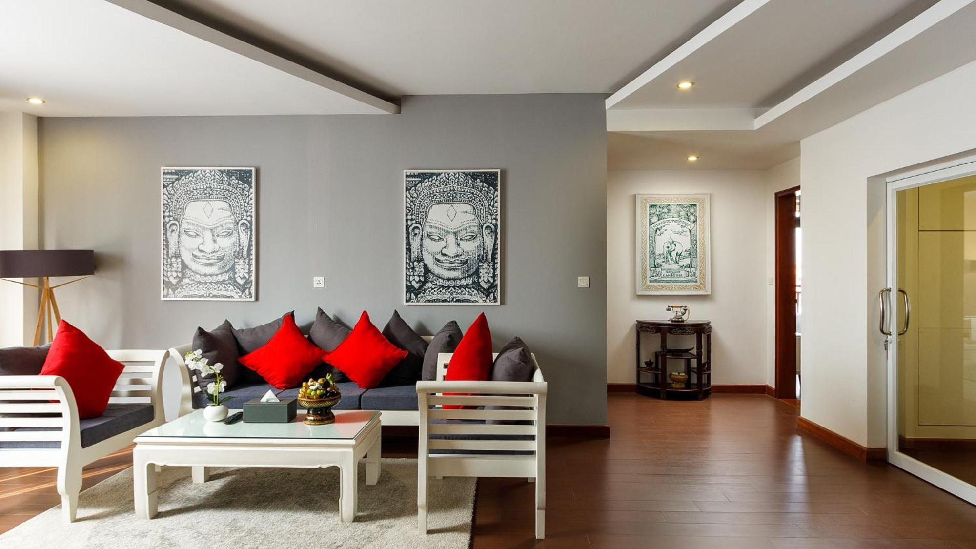 Jaya Suites Hotel Phnom-Penh Buitenkant foto