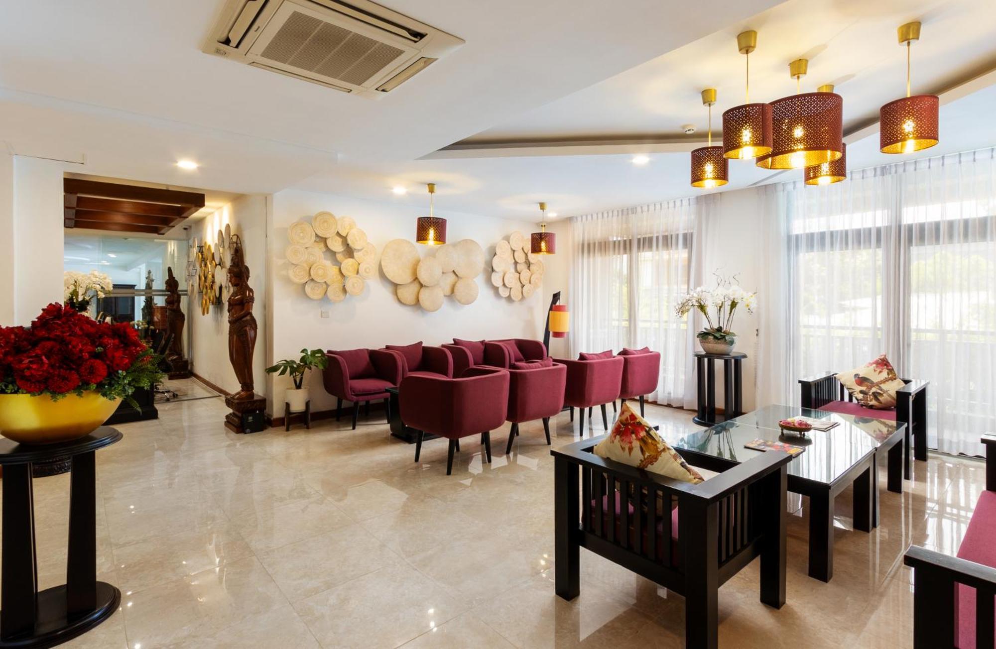 Jaya Suites Hotel Phnom-Penh Buitenkant foto