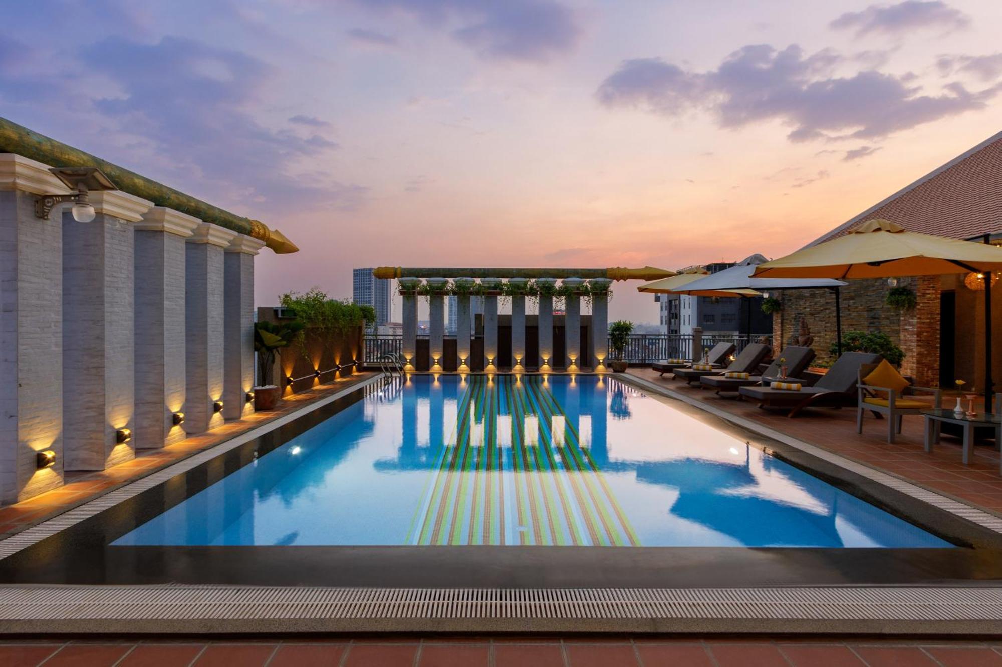 Jaya Suites Hotel Phnom-Penh Buitenkant foto