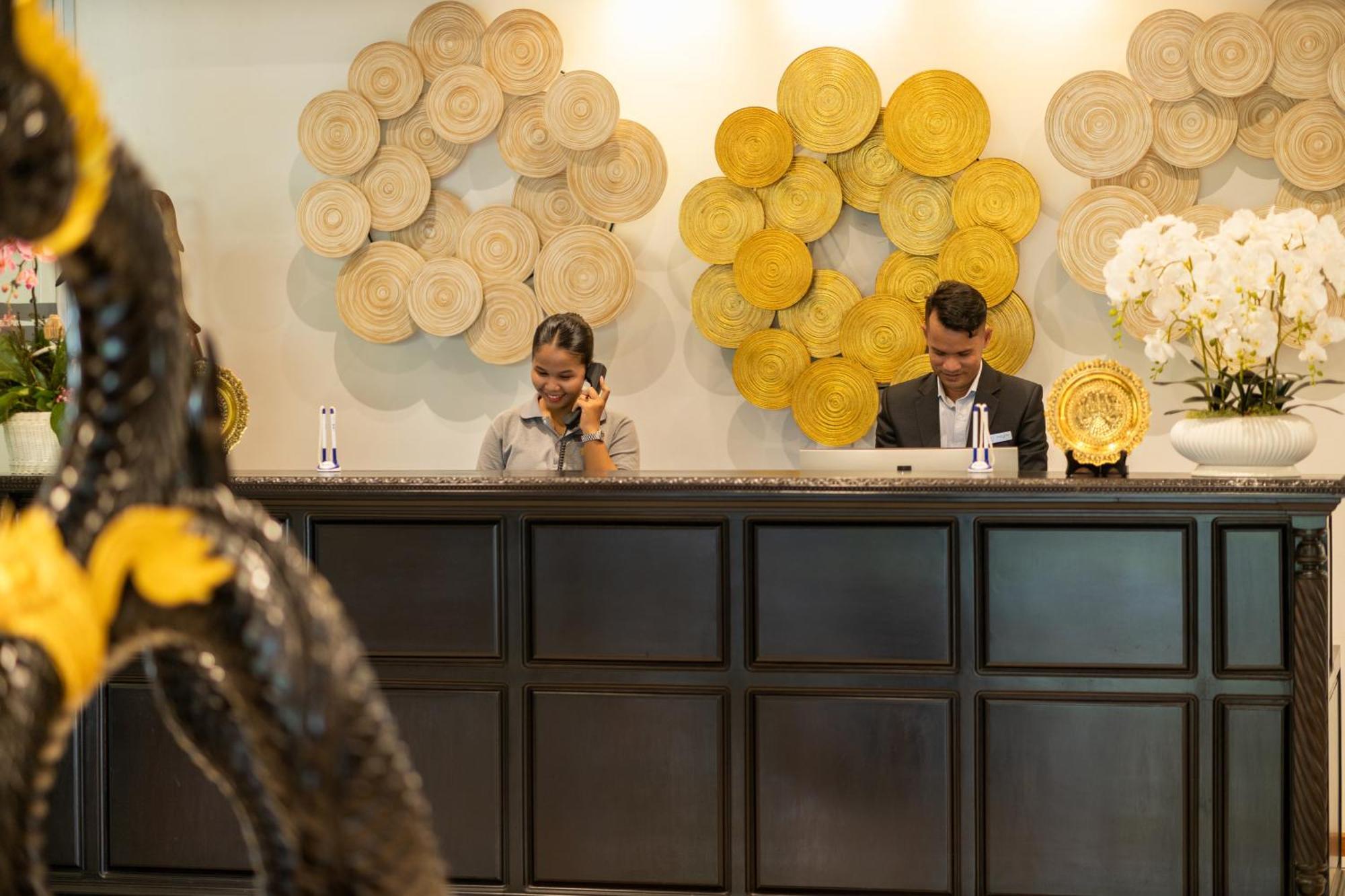 Jaya Suites Hotel Phnom-Penh Buitenkant foto