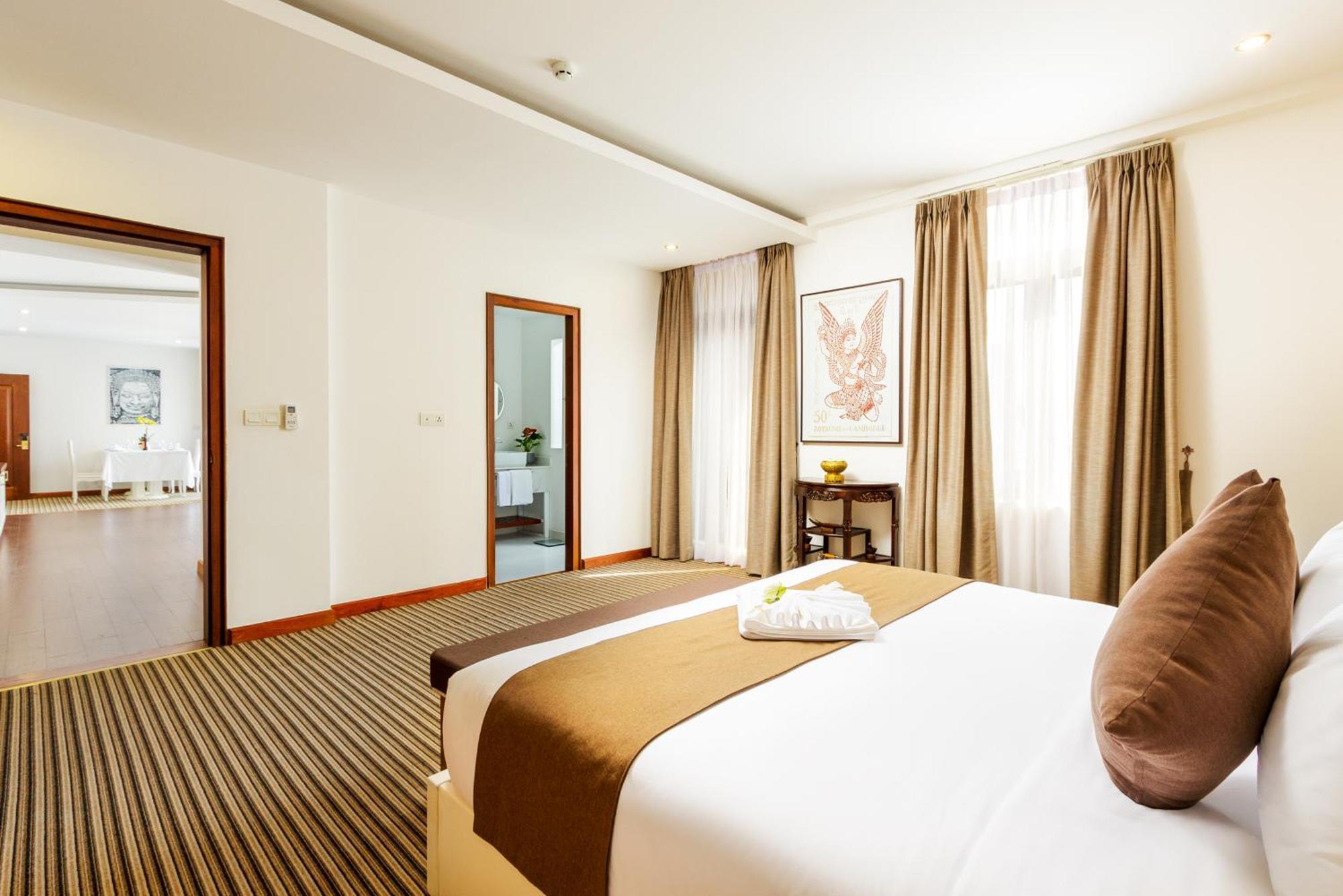 Jaya Suites Hotel Phnom-Penh Buitenkant foto