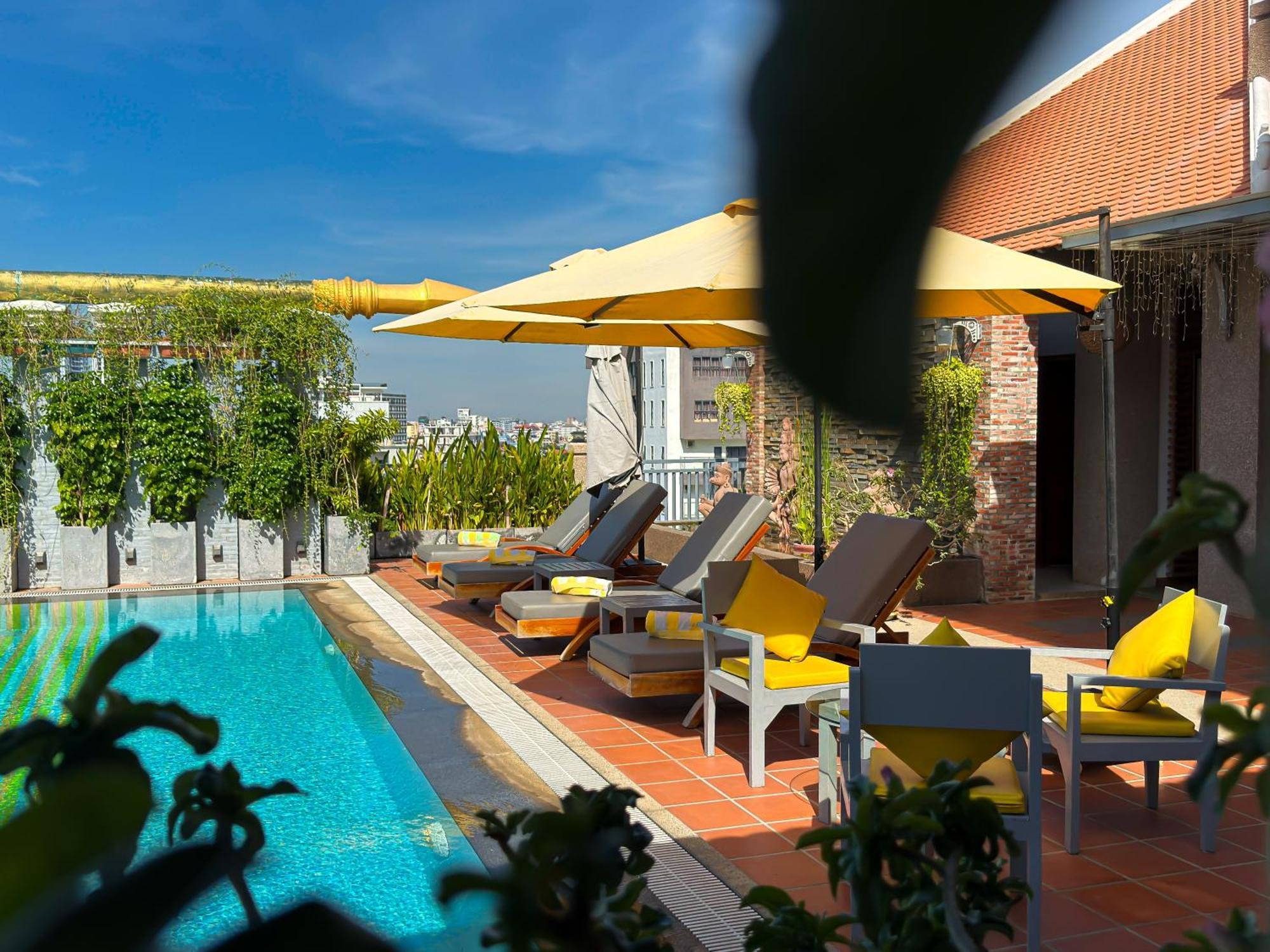 Jaya Suites Hotel Phnom-Penh Buitenkant foto